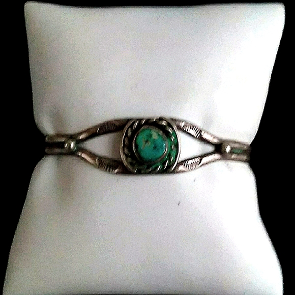 *CHILD SZ* Old Pawn Sterling Silver Turquoise Cuff